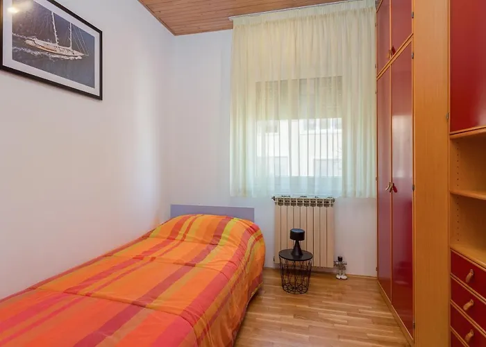 Mia , Free Parking Apartment Pula