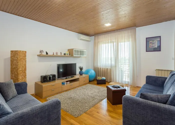 Mia , Free Parking Apartment *