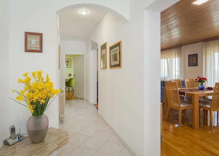 Mia , Free Parking Apartment Pula